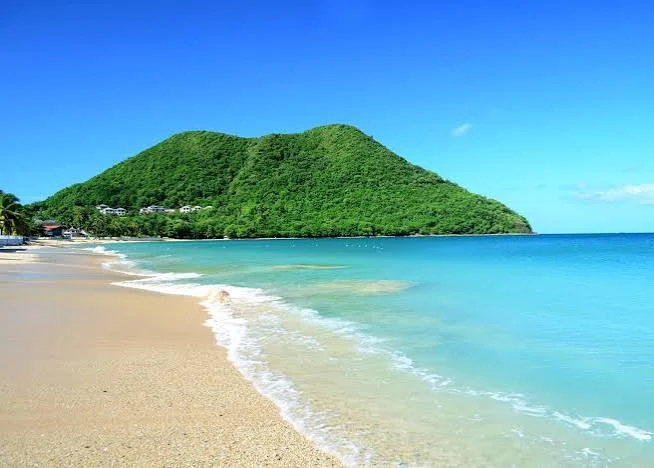 Rodney Bay — marina et plage